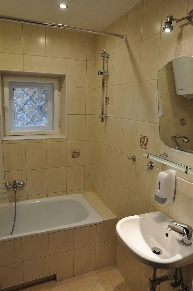 Rainbow Apartments Szeroka Krakow 3*,